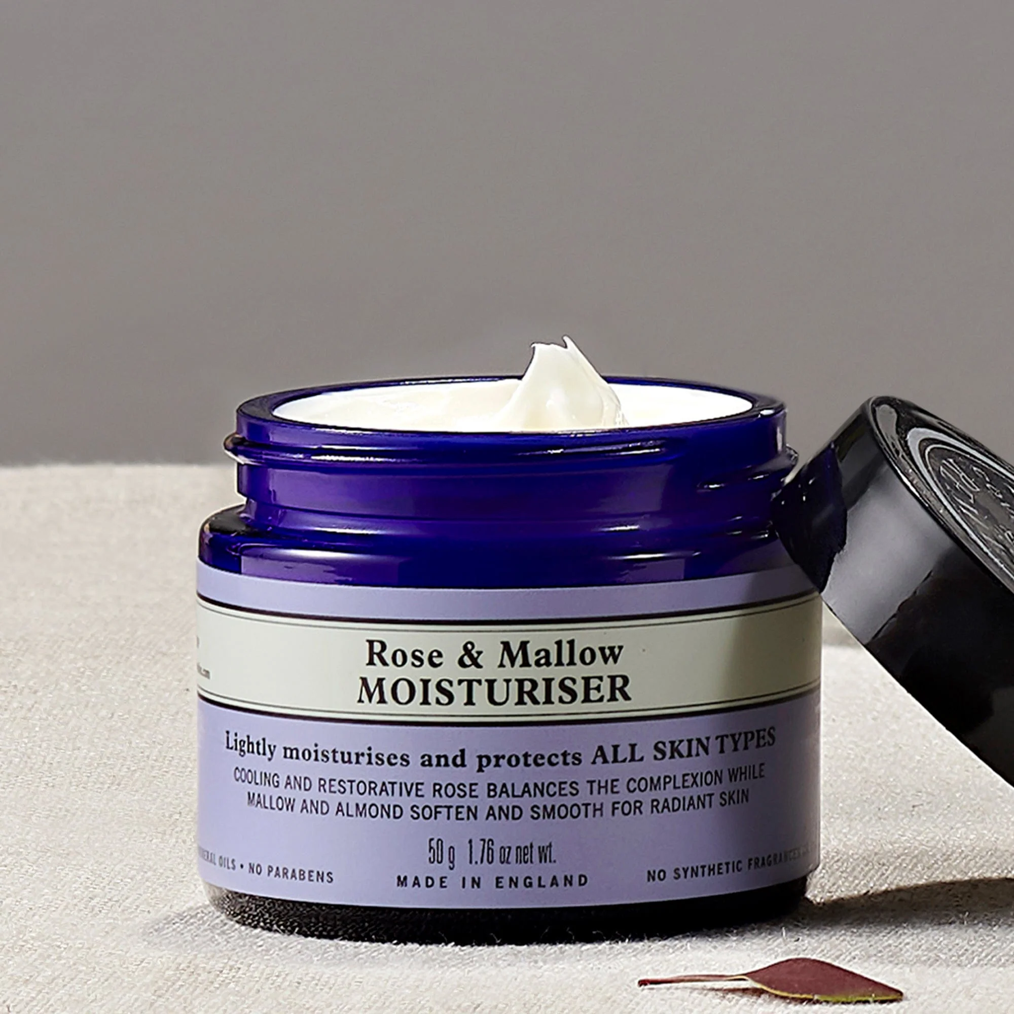 Rose & Mallow Moisturiser 50g - Image 3